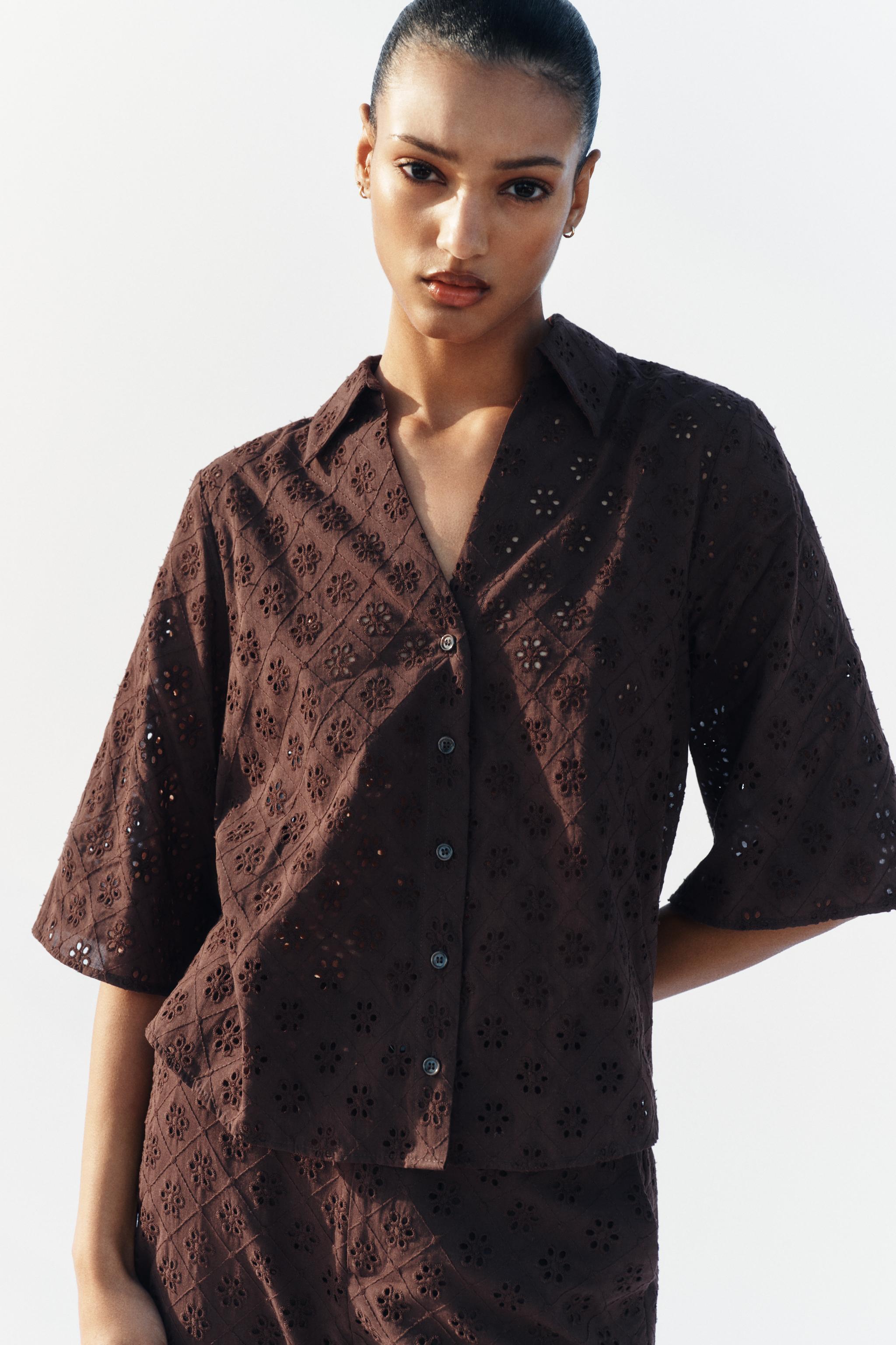 FİSTO İŞLEMELİ GÖMLEK