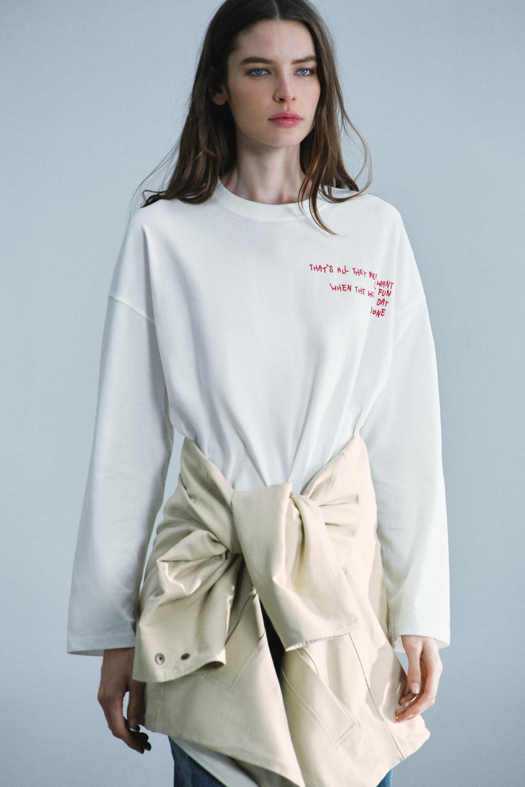 OVERSIZE TEXT T-SHIRT