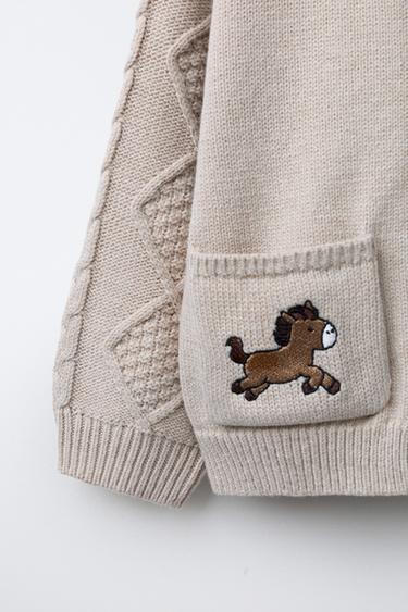 GILET EN MAILLE AVEC CHEVAUX BRODÉS - Écru de Zara - Image 3