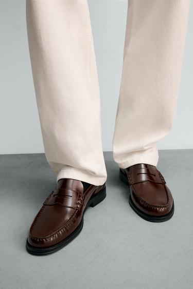 MOCASSINS EN CUIR AVEC MASQUE - Bordeaux de Zara - Image 2