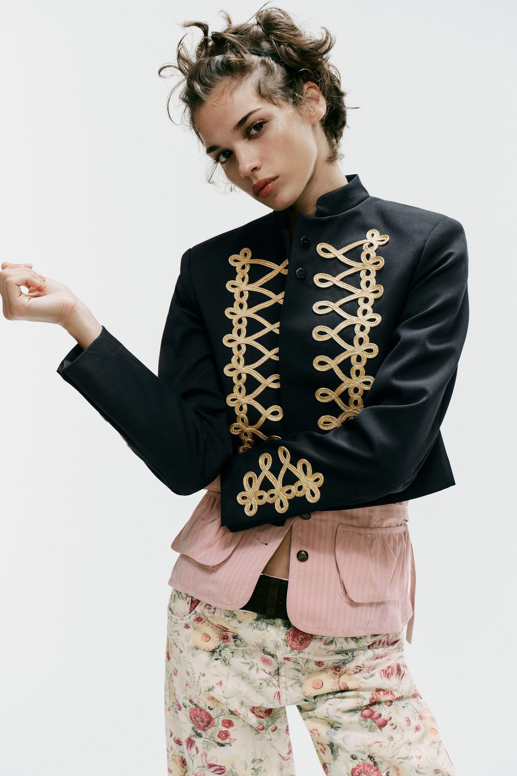 CROPPED JACKET WITH FROG FASTENING