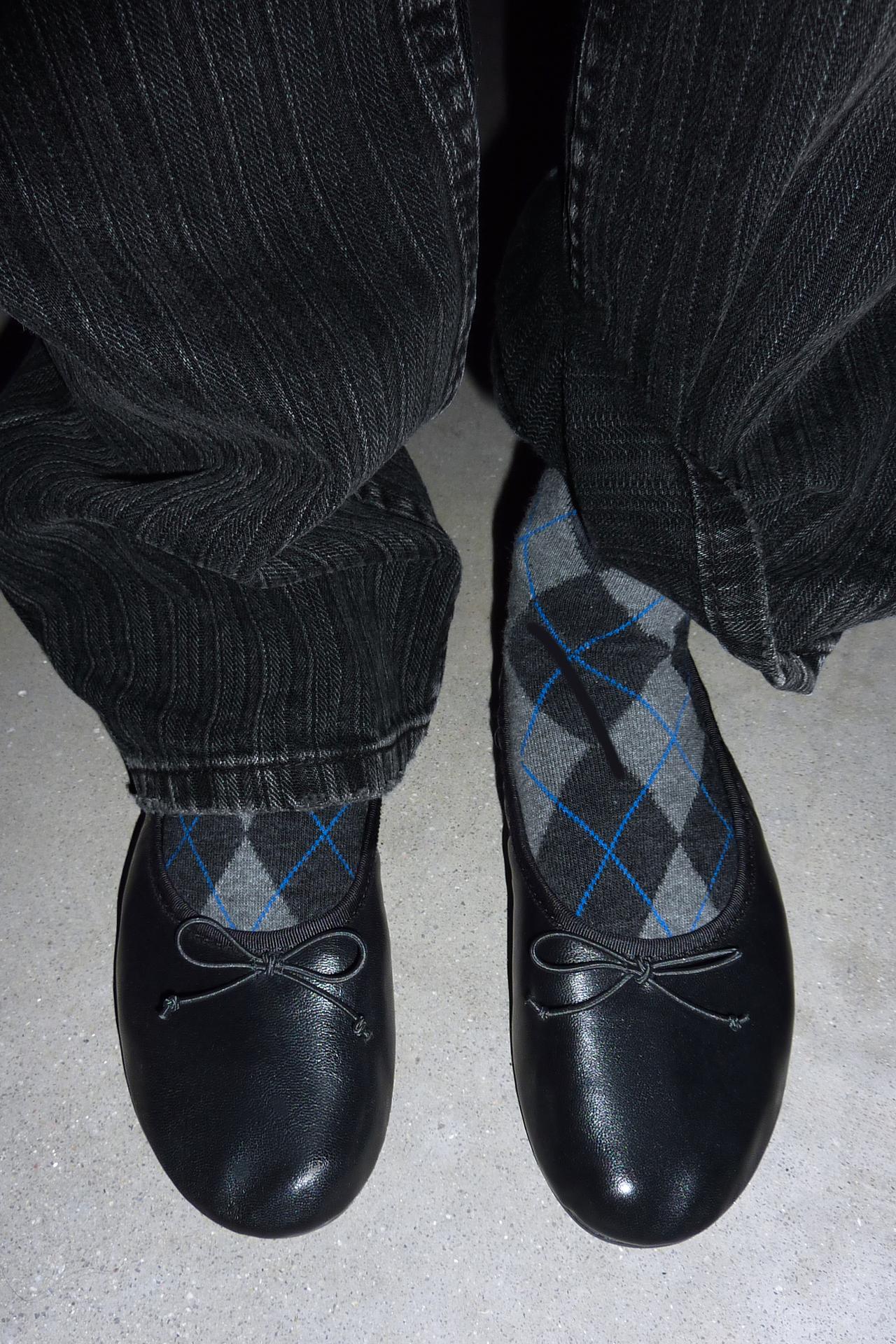 ARGYLE PATTERN SOCKS — Gray