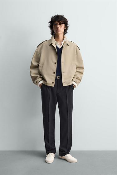 جاكيت قصير بقصّة عروات - مخضر الخاص بـ Zara