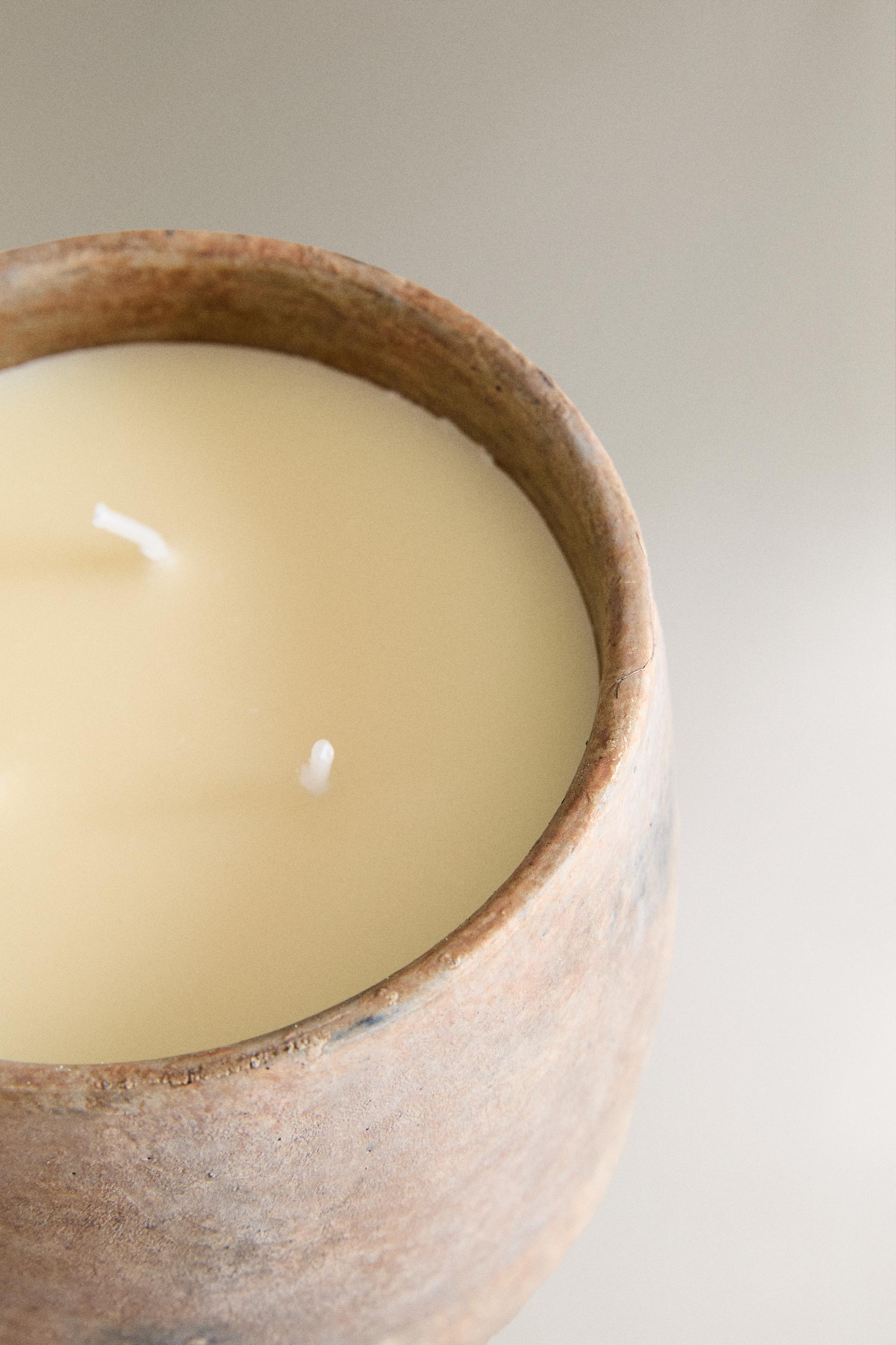 (415 G) PUMPKIN CASHMERE SCENTED CANDLE