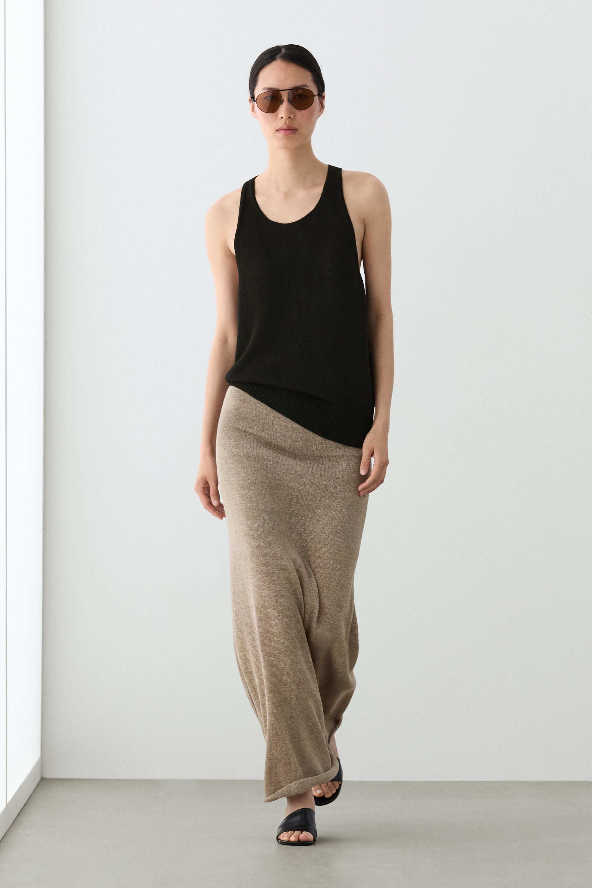 Total look flared knit skirt