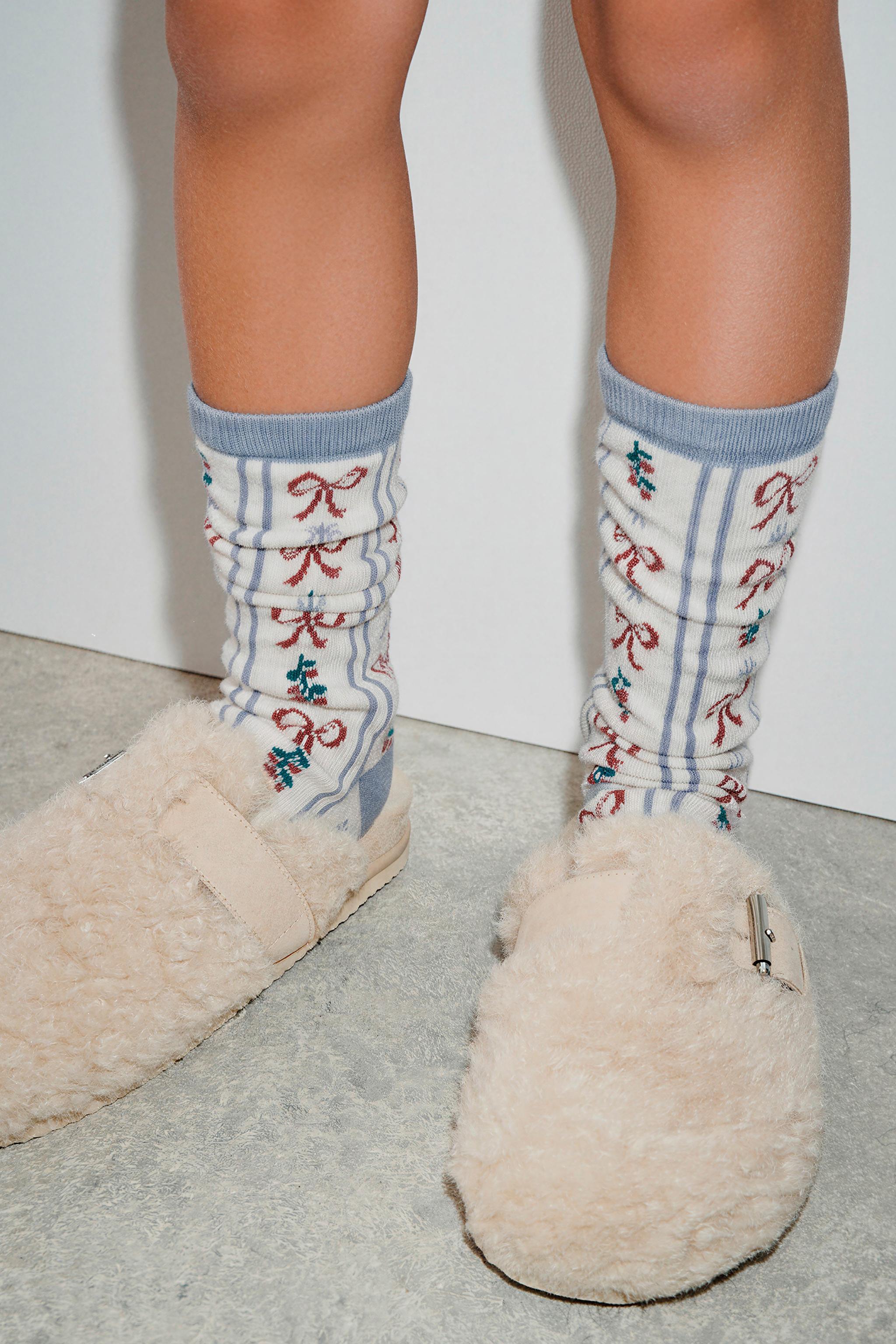 TWO-PACK OF LONG SOCKS WITH GREEK KEY AND BOW PRINT