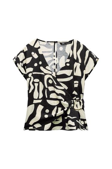 PRINTED TOP WITH BUCKLE