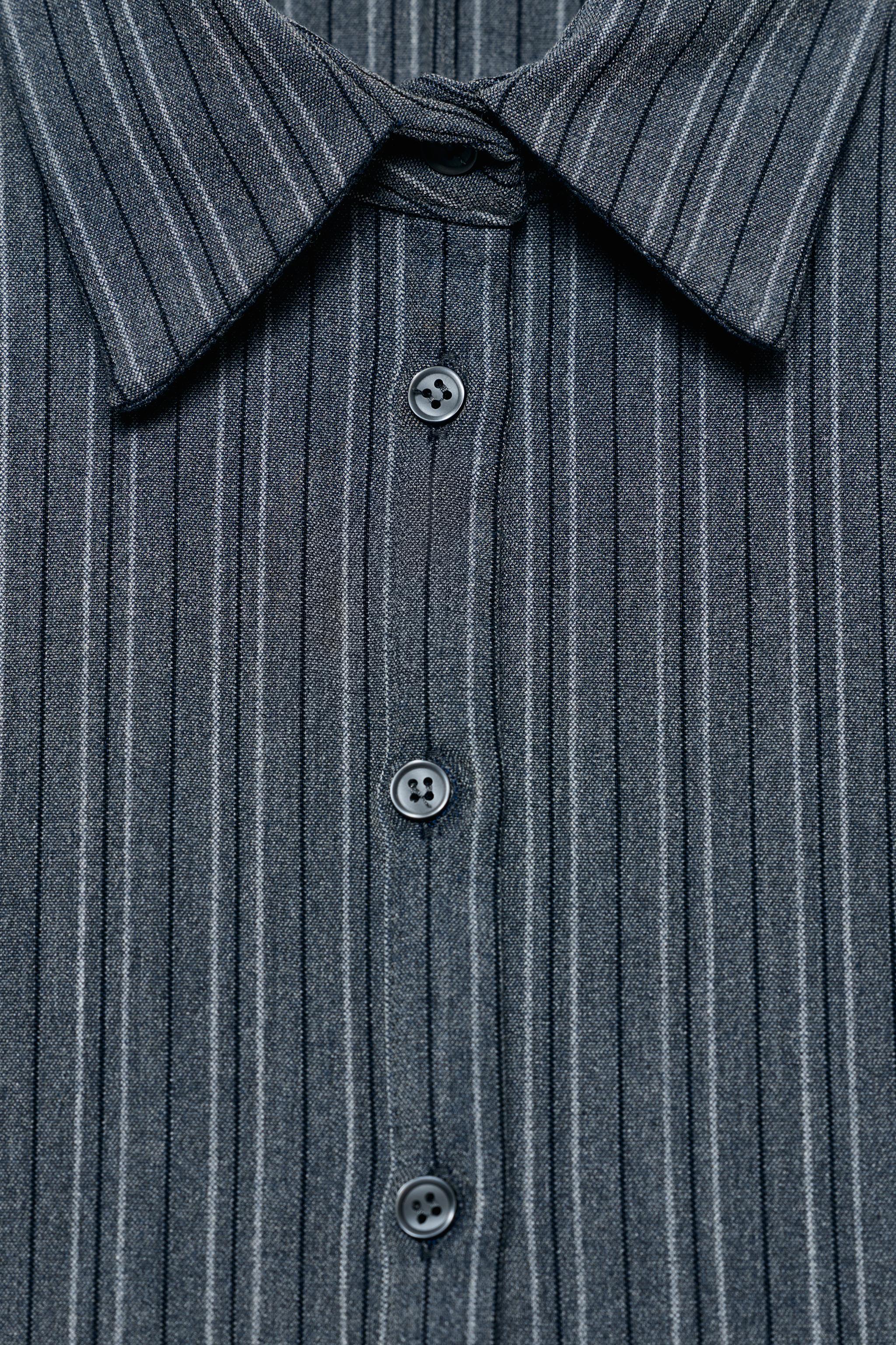 STRIPED GATHERED FITTED SHIRT