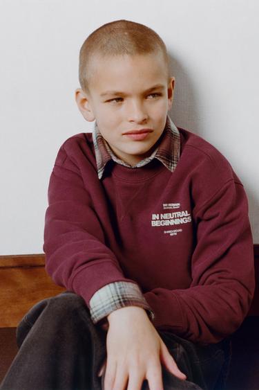 SLOGAN AND LABEL SWEATSHIRT - Burgundy by Zara