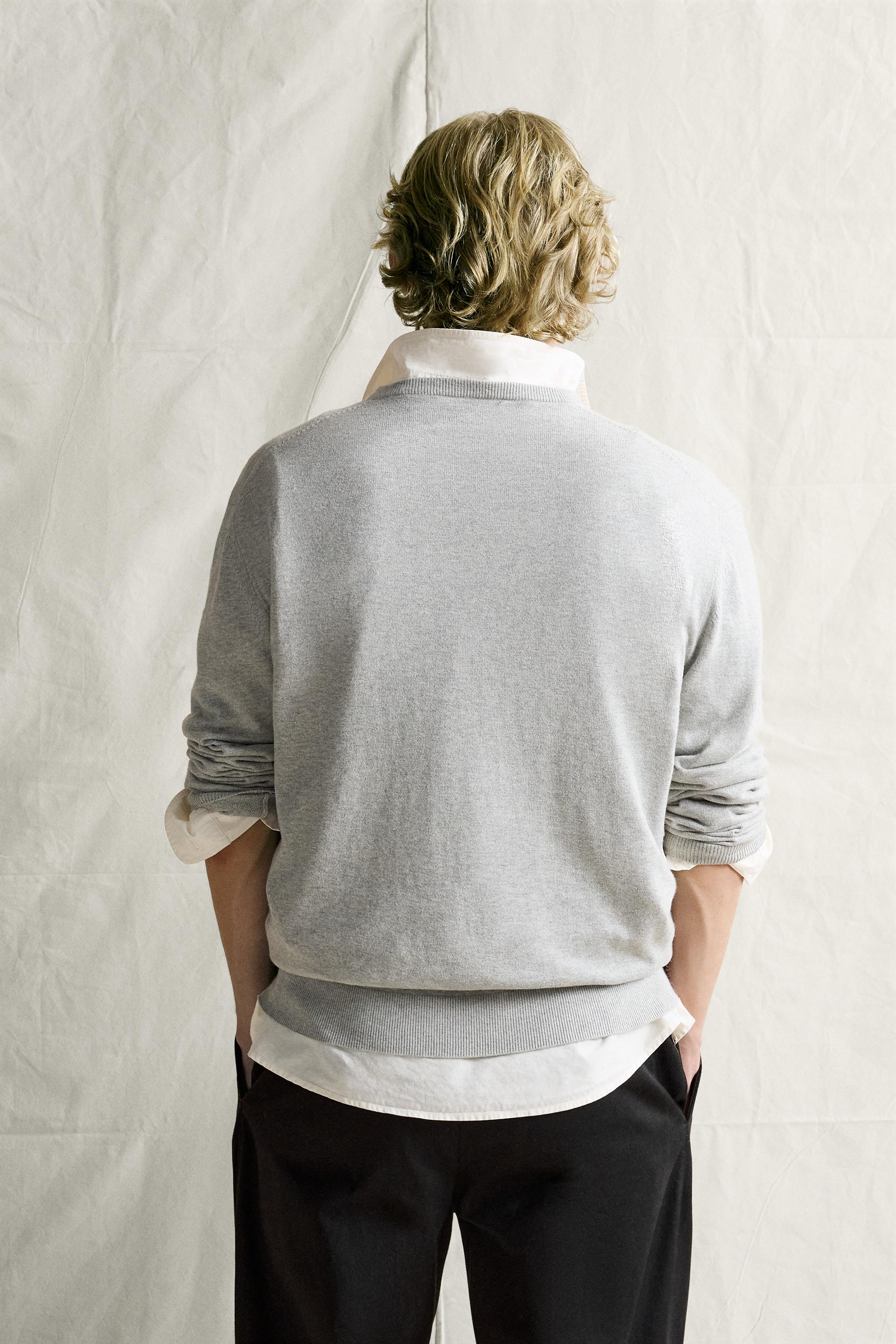 PULL REGULAR FIT À COL EN V