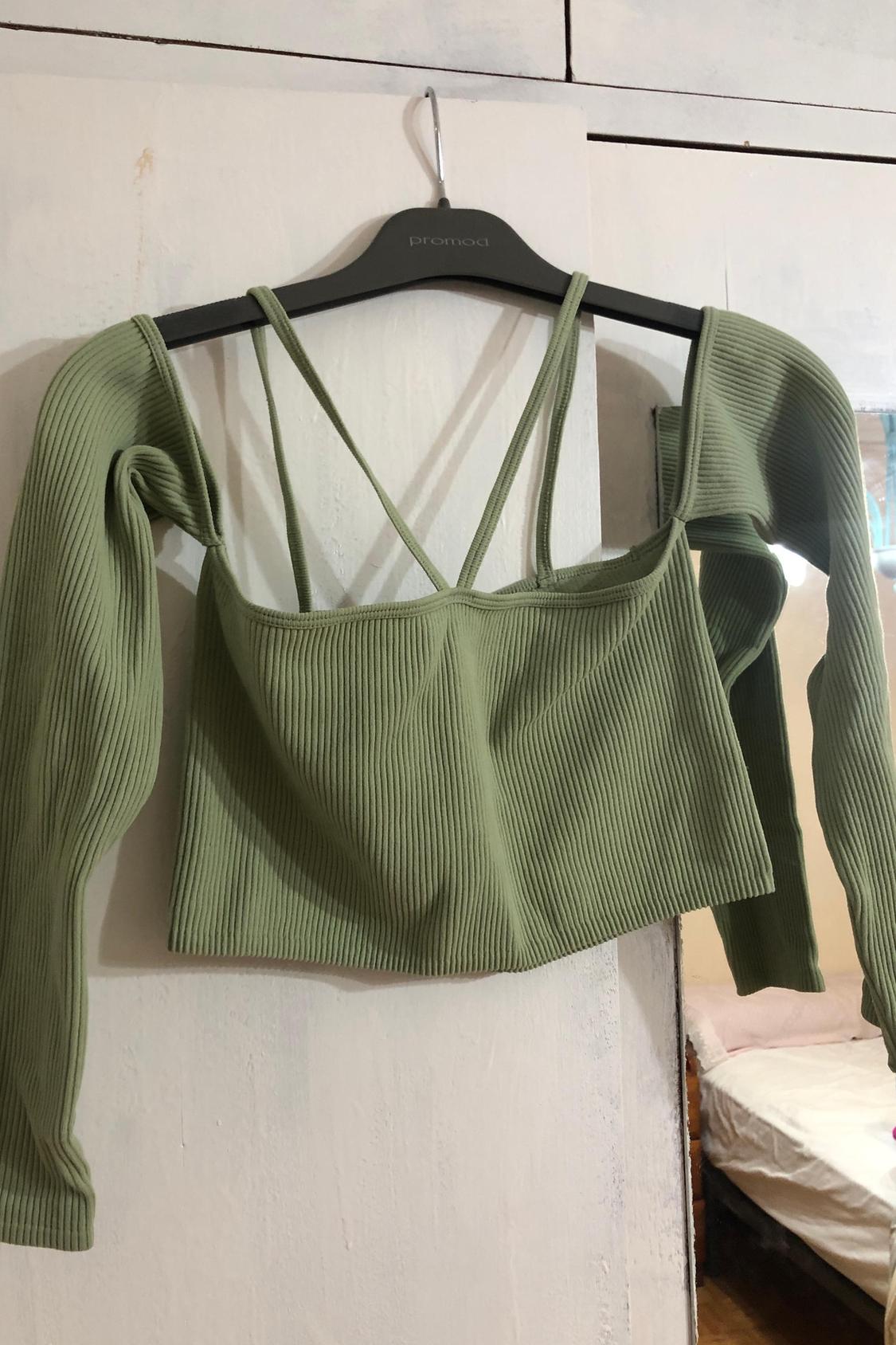 SEAMLESS TOP WITH ARM WARMERS