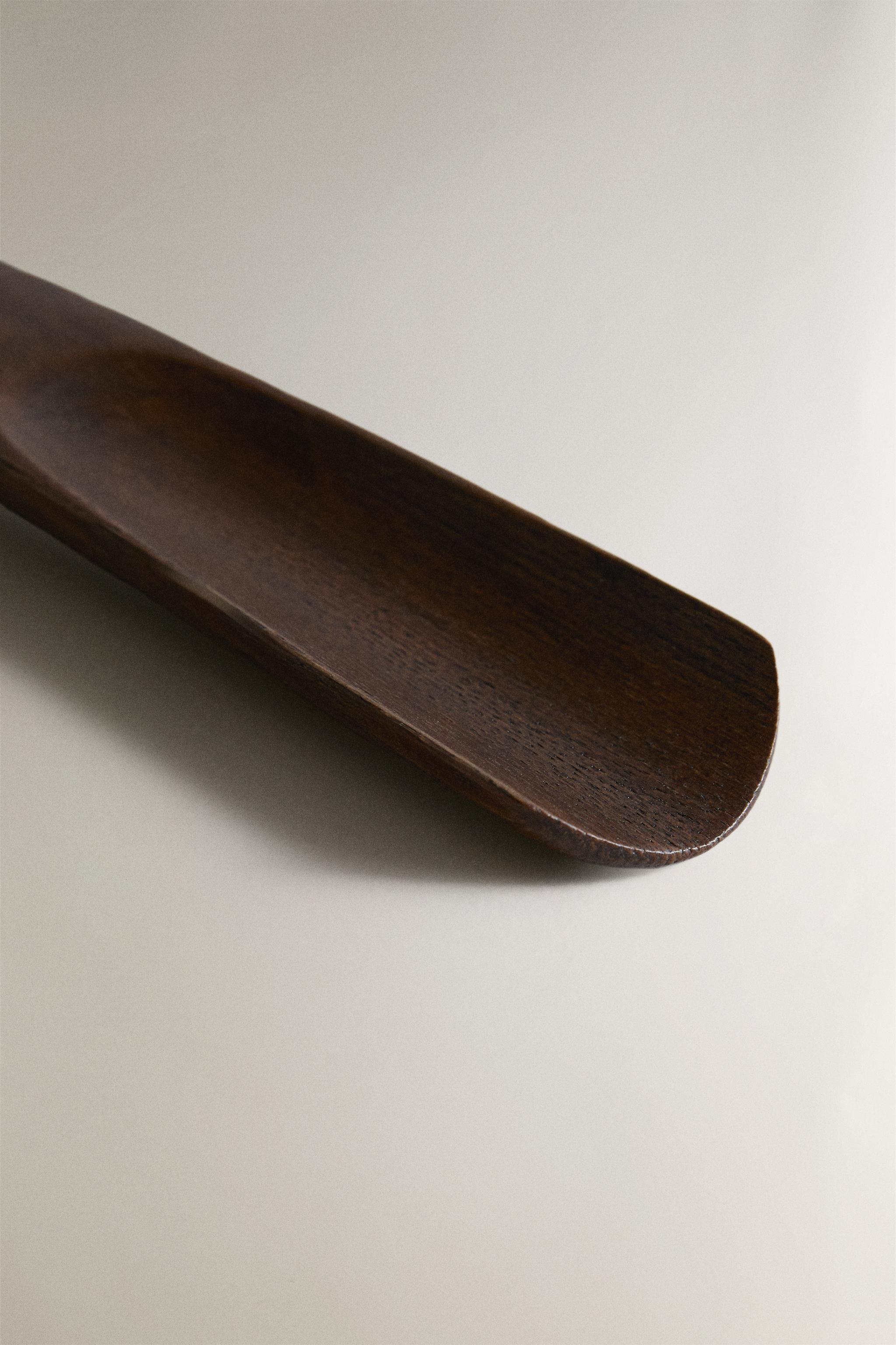 WOODEN SHOEHORN WITH CORD