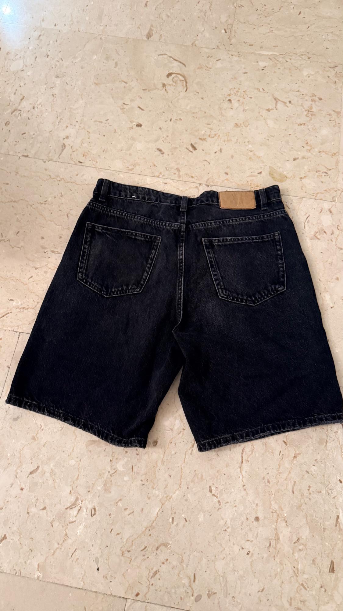 BAGGY-FIT BERMUDA JORTS - Image 2