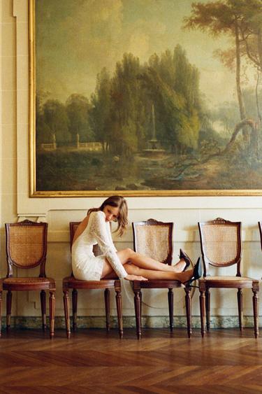 ROBE COURTE EN DENTELLE - Blanc cassé de Zara - Image 3