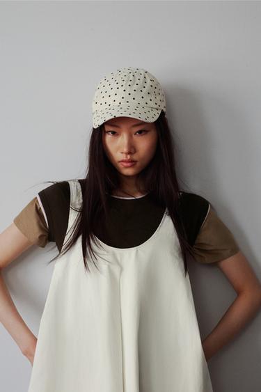 TOPI TWILL TITIK-TITIK HATI BORDIRAN - Ecru dari Zara