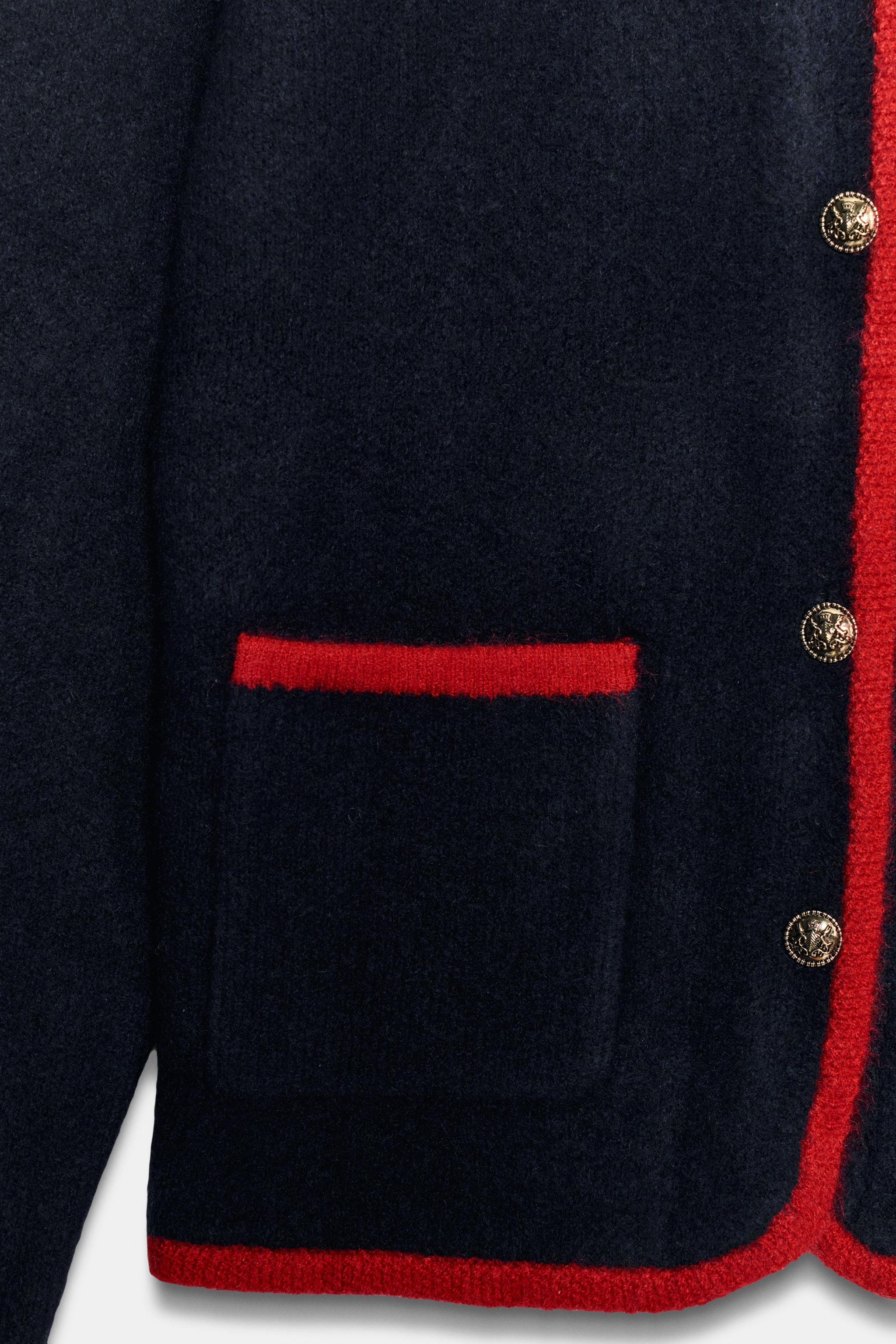 VESTE EN MAILLE LISERÉS CONTRASTE