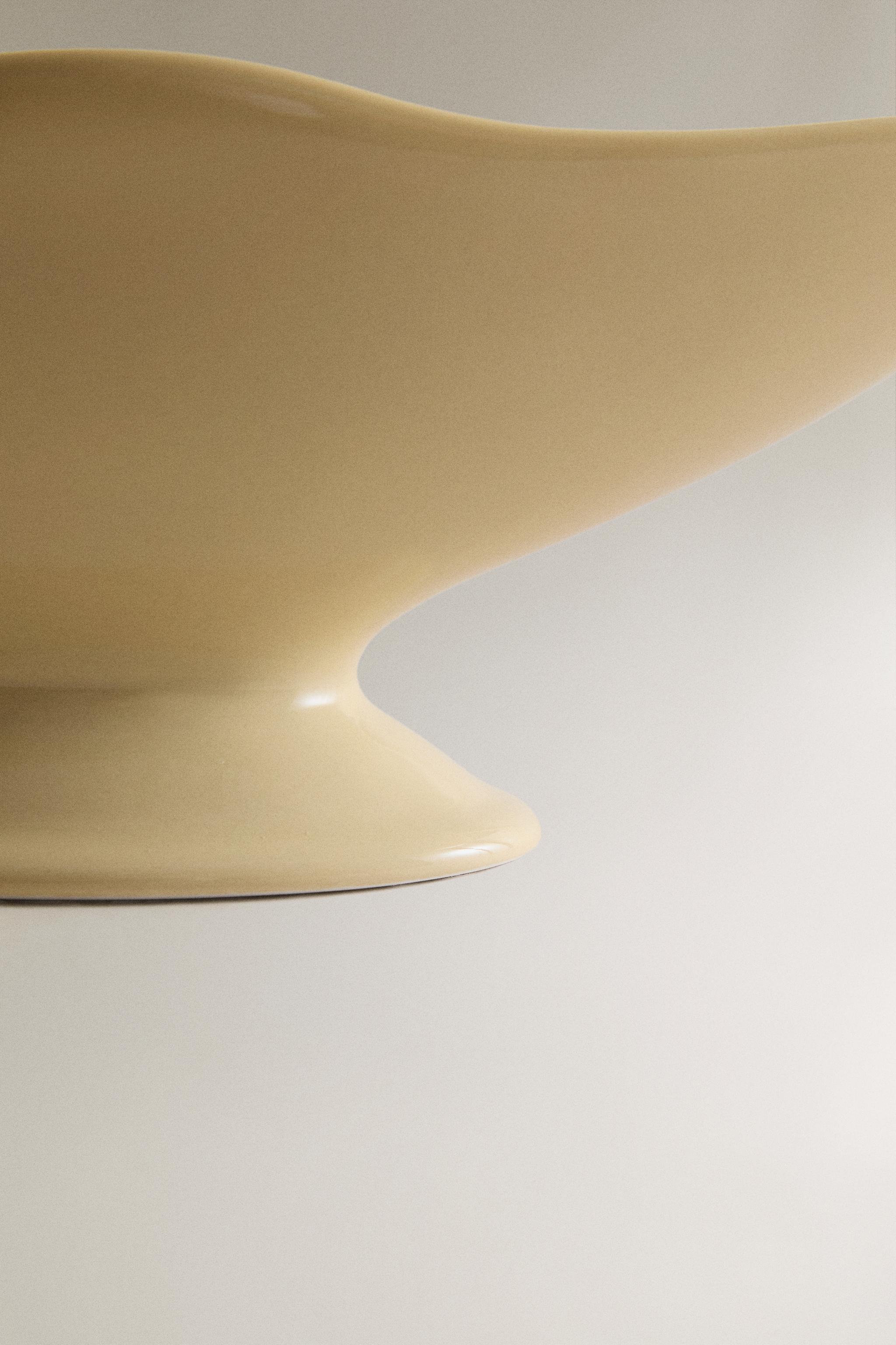 SMALL OVAL WAVY VASE | STUDIO MARY LENNOX