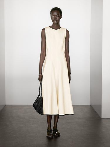 Vestido vuelo vivo contraste - Crudo de Zara