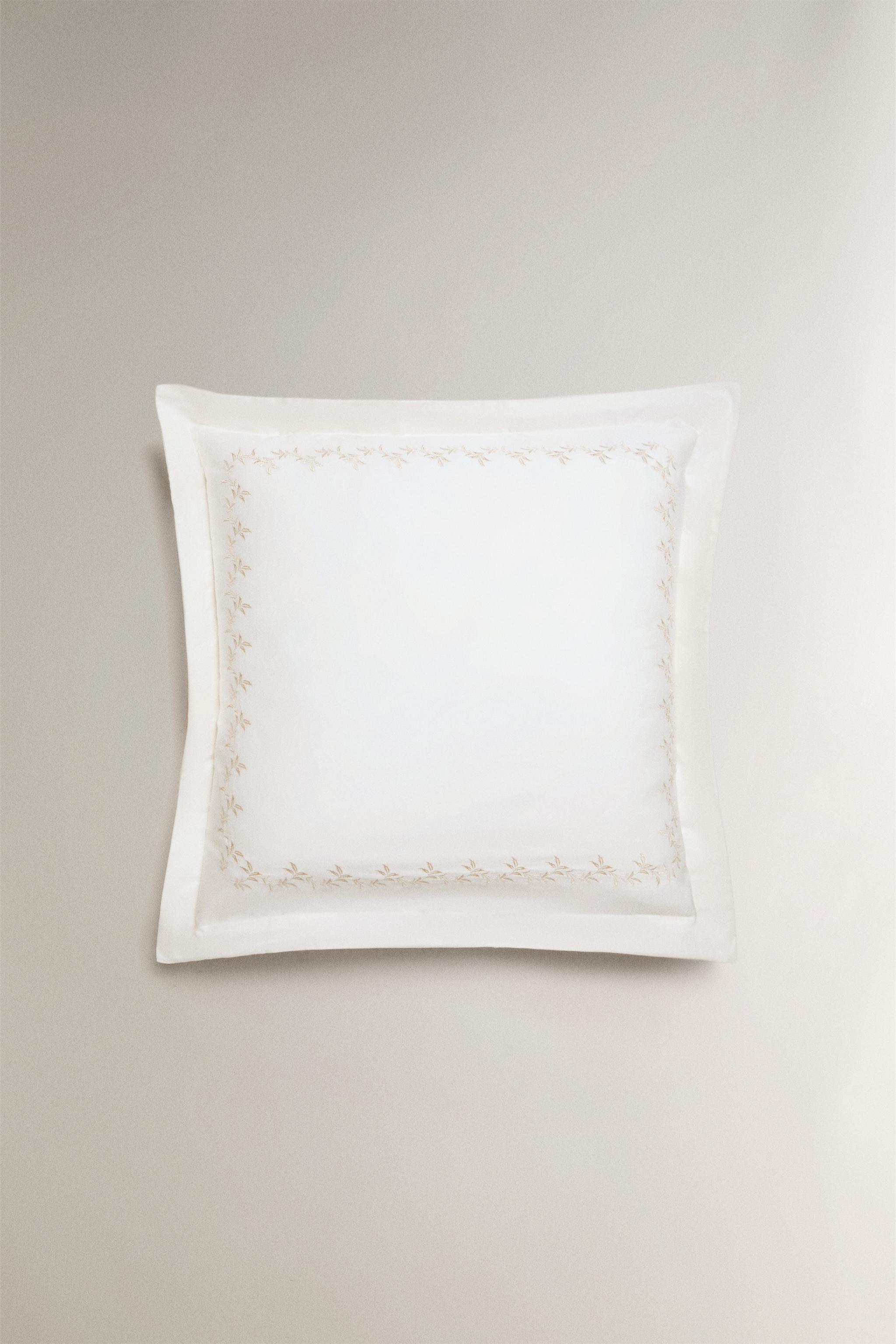 SATEEN PILLOWCASE WITH EMBROIDERED LEAVES — Cava