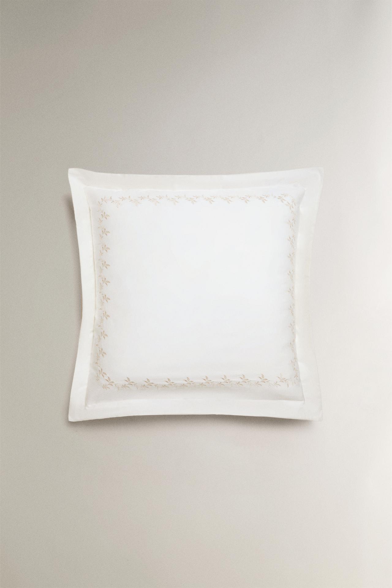 SATEEN PILLOWCASE WITH EMBROIDERED LEAVES — Cava