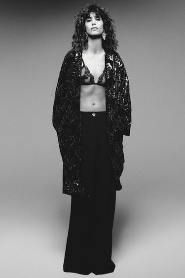 CAPPOTTO VELLUTO PAILLETTE E PERLINE - Nero di Zara