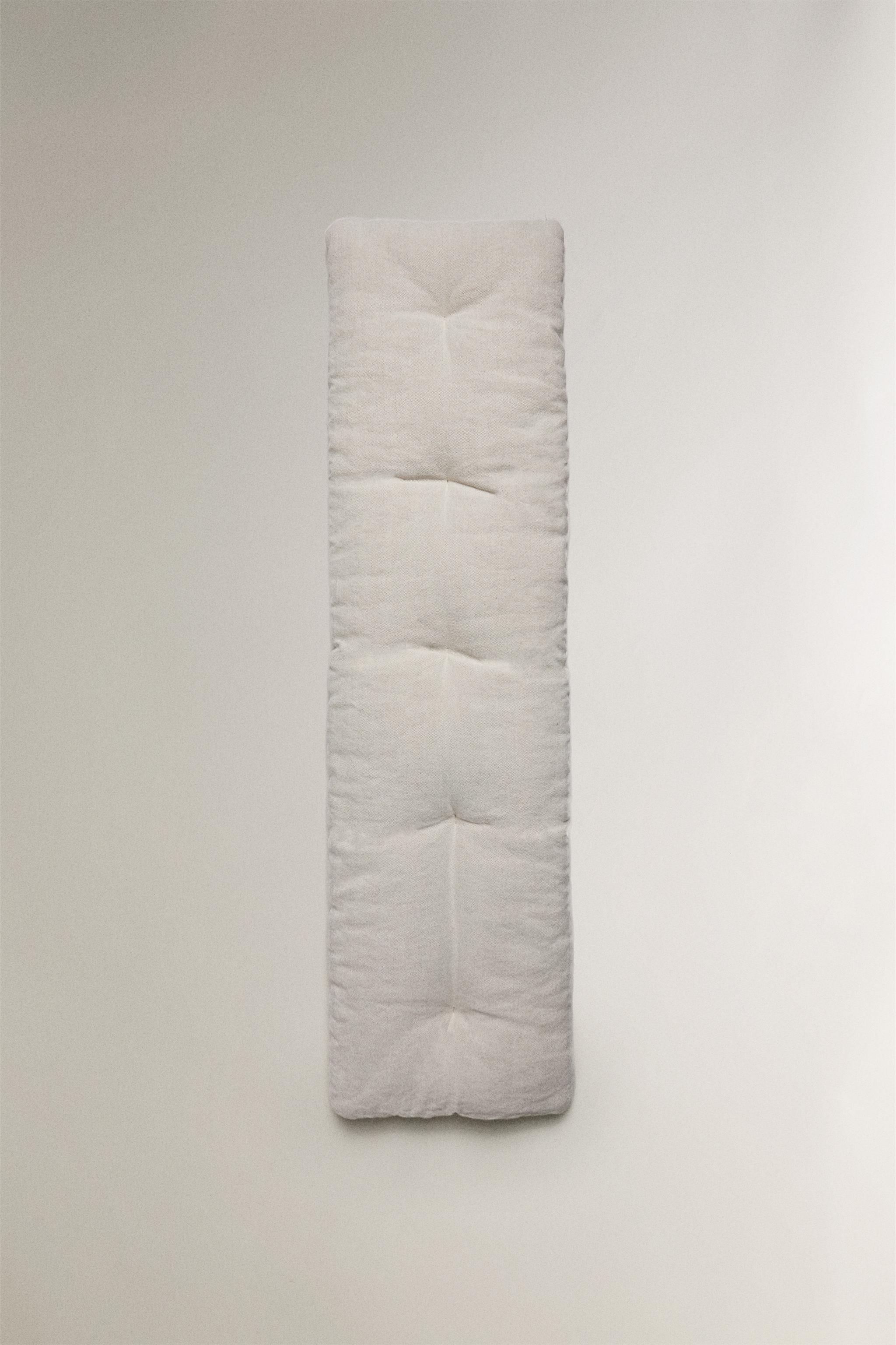 ELONGATED LINEN CUSHION — Light beige