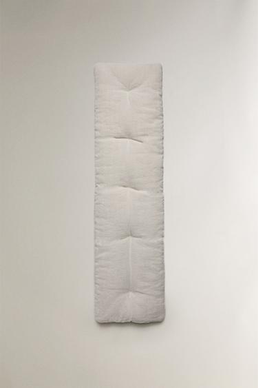 LONG LINEN CUSHION - Light beige by Zara