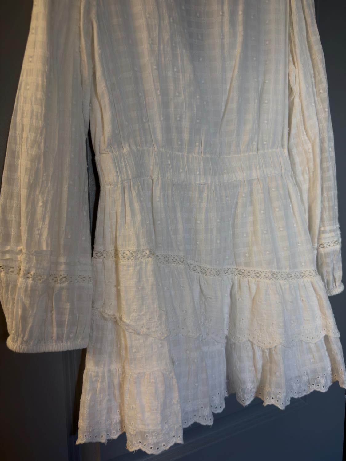 VESTIDO ENTREDOSES BORDADOS - Image 5