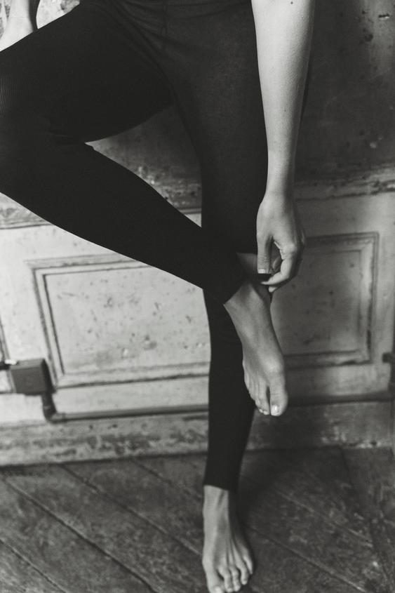 ZARA Seamless Fuseau Leggings, Women's Fashion, Bottoms, Jeans