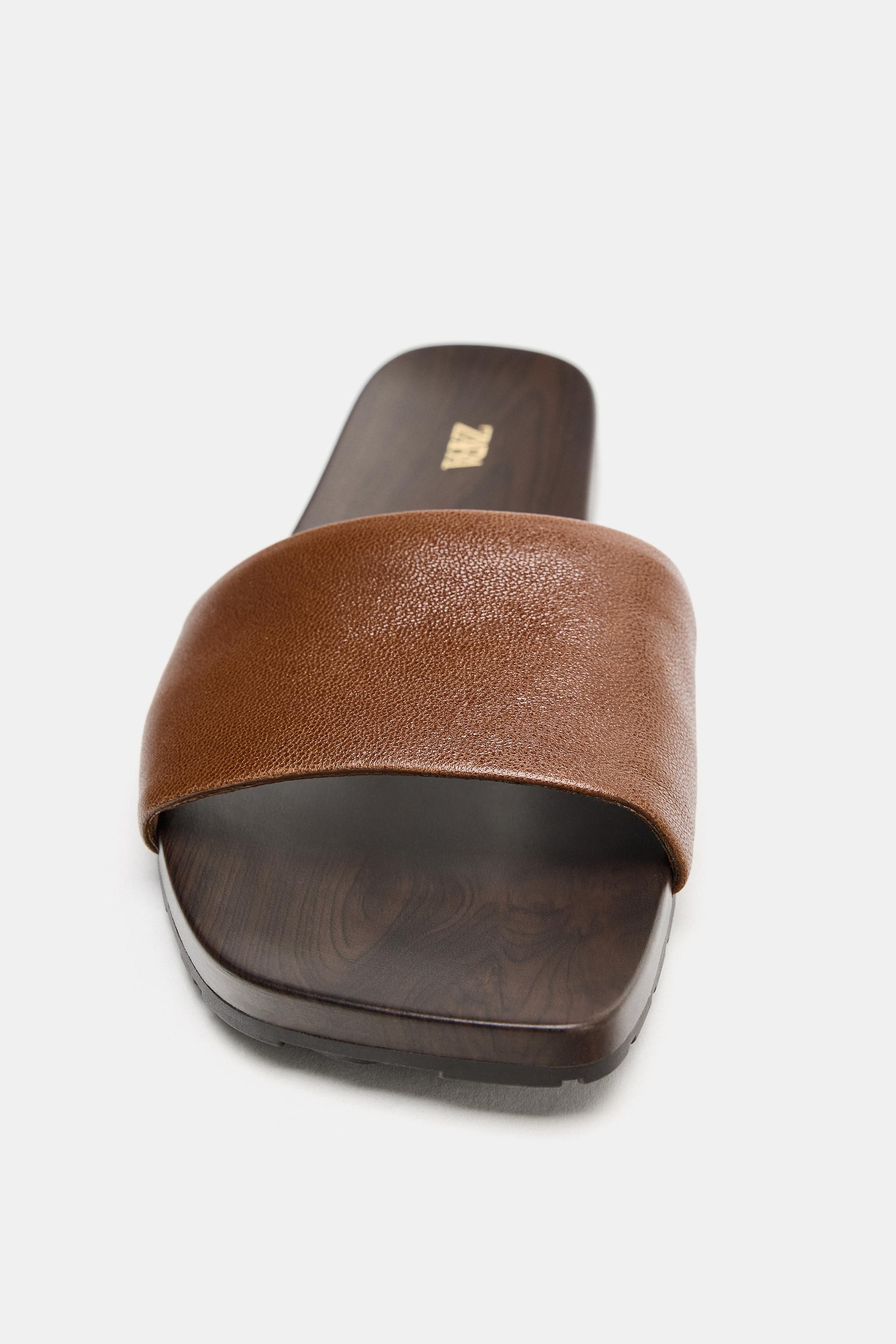 SOFT LEATHER FLAT SANDALS