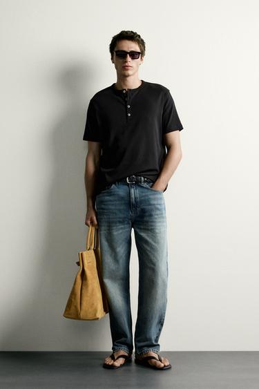 Zara 標準版型紐扣領 T 恤 - 黑色