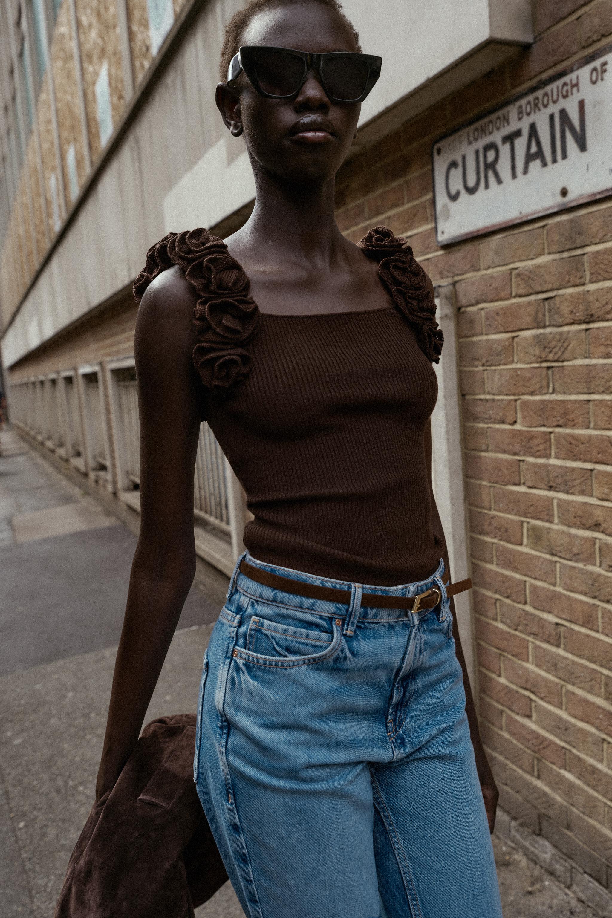 トップス Rrrr DZIANINOWY TOP NA RAMIĄCZKACH Z KWIATAMI - Brązowy | ZARA