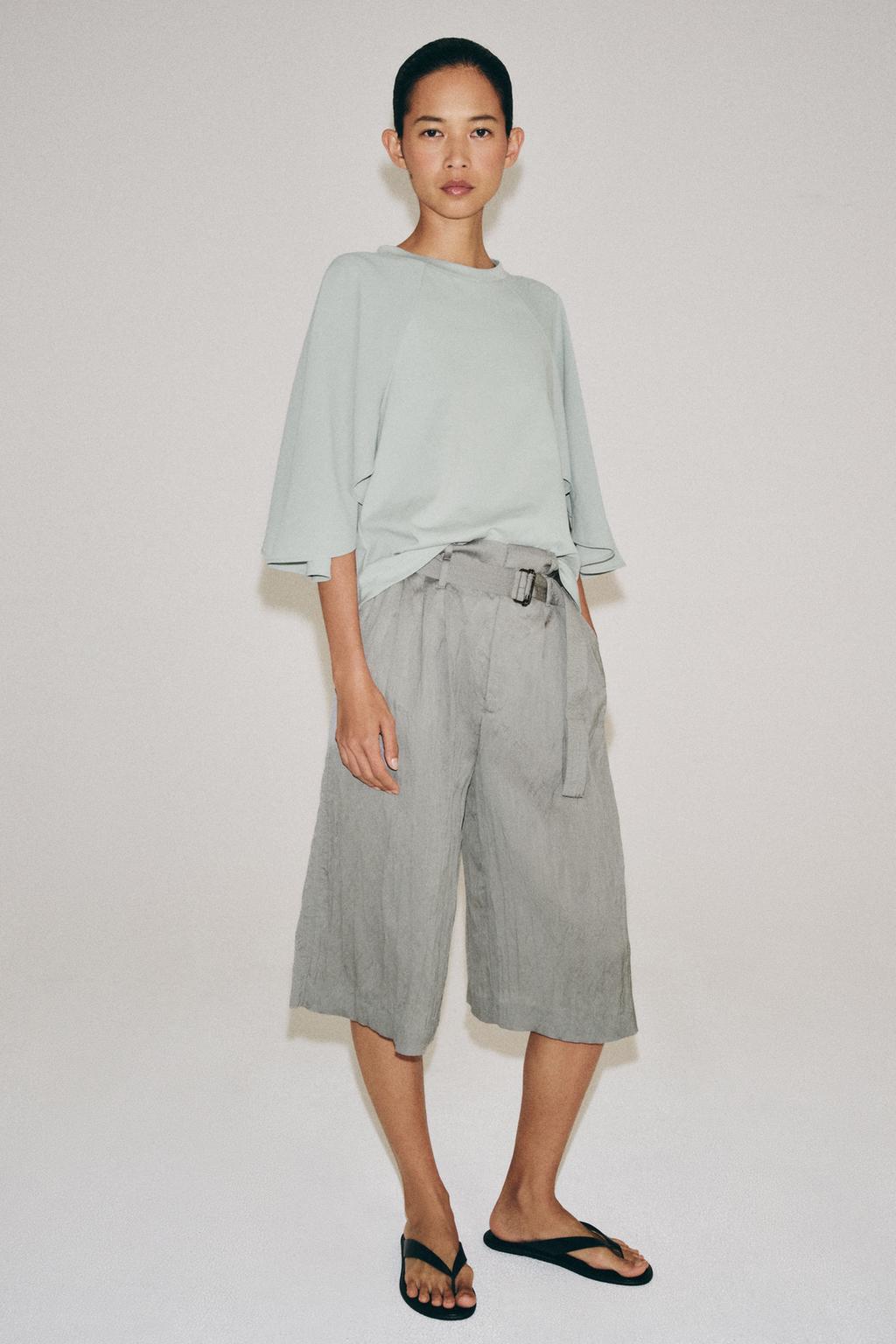 CONTRAST T-SHIRT