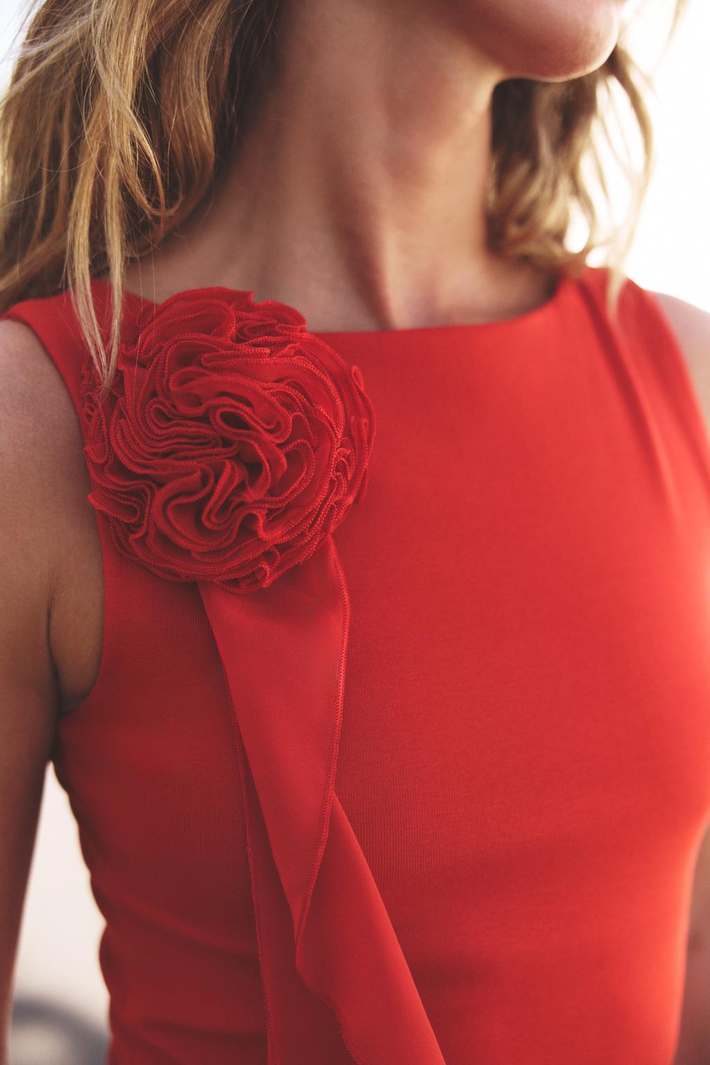 SLEEVELESS FLORAL TOP