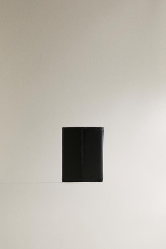 LEATHER PASSPORT WALLET - كحلي الخاص بـ Zara - صورة 0
