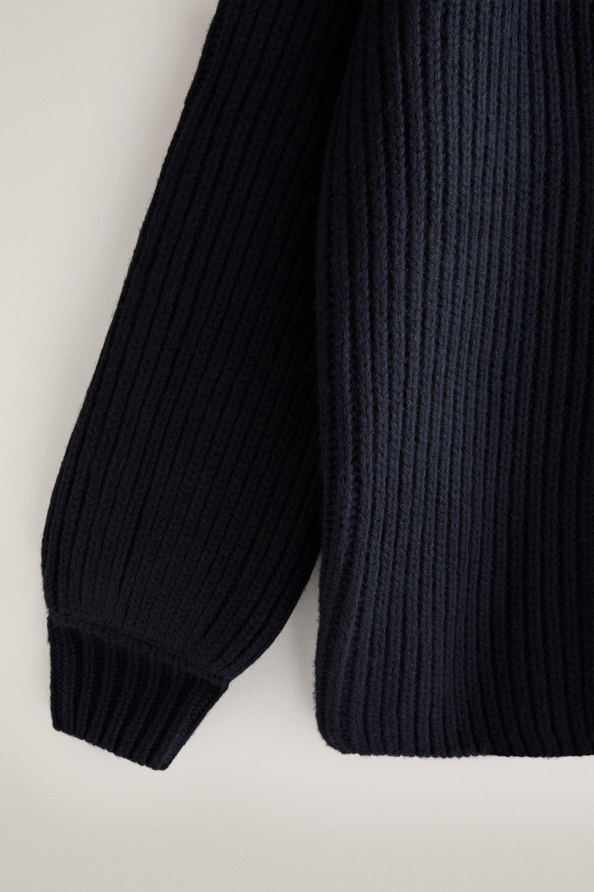 WOOL TURTLENECK SWEATER