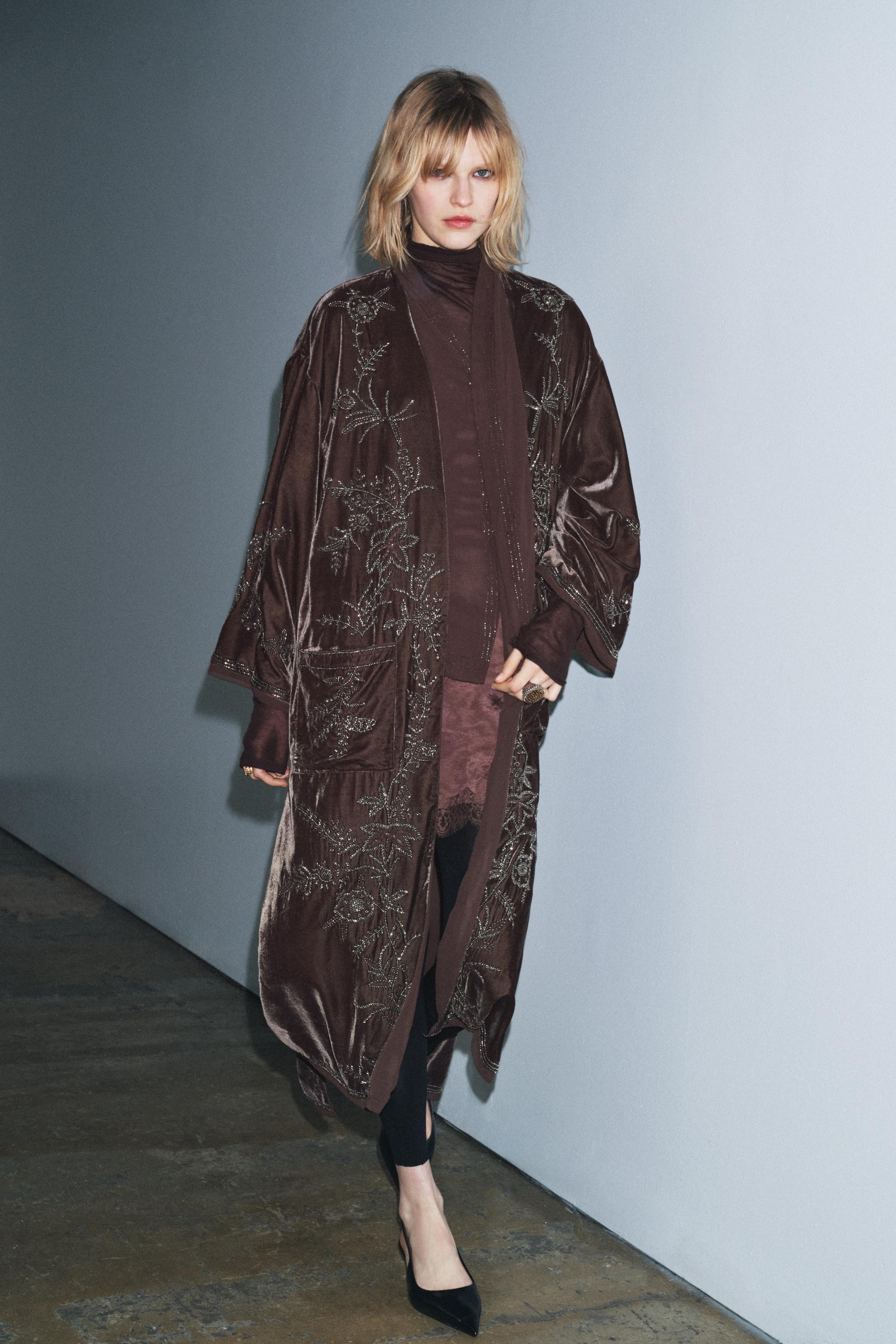 LIMITED EDITION BEADED VELVET KIMONO - Brown / Taupe | ZARA United