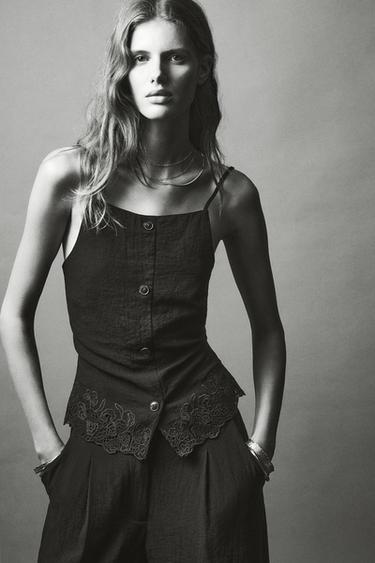 بنطلون كولوت حافة سفلية بتطريزات - أسود الخاص بـ Zara