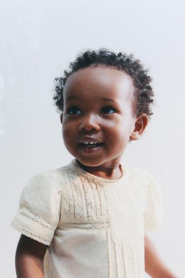 قميص مطرزات - خَام الخاص بـ Zara