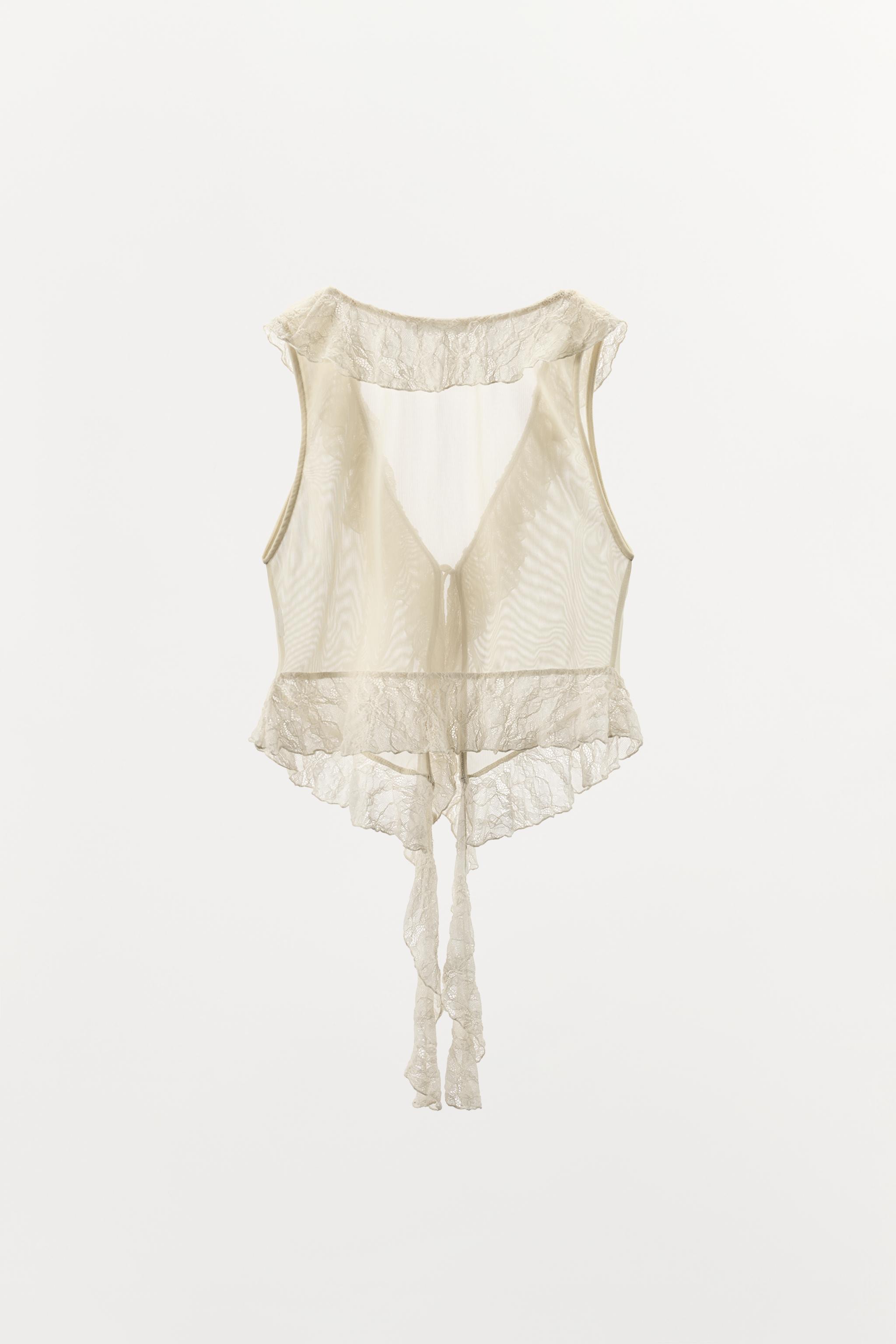 RUFFLED LACE TOP