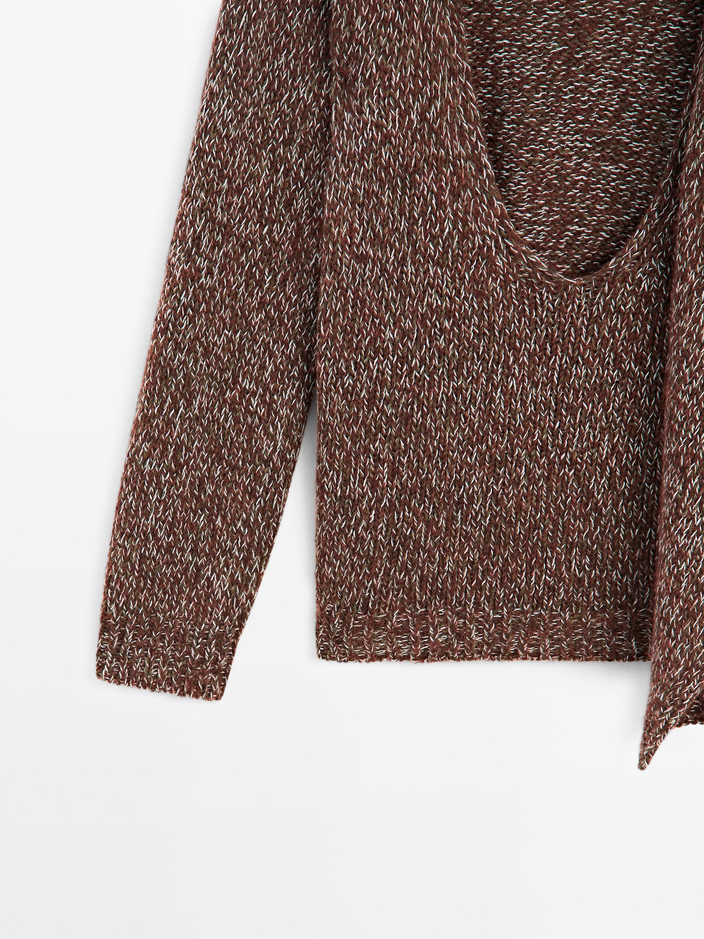 V-neck knit sweater with scarf - STUDIO