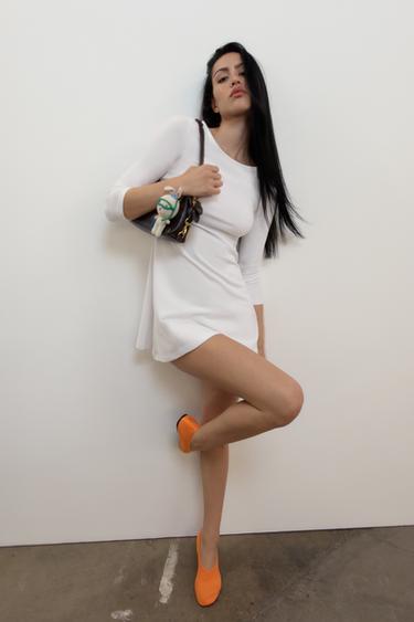 VESTIDO CORTO CUELLO BARCO - Blanco de Zara