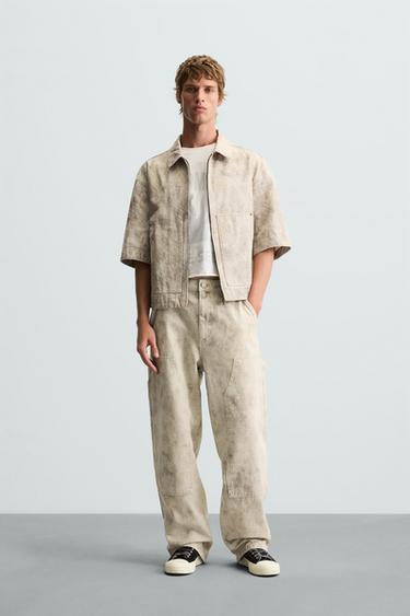 PANTALÓN CARPINTERO ESTAMPADO ABSTRACTO - Beige de Zara - Imagen 0