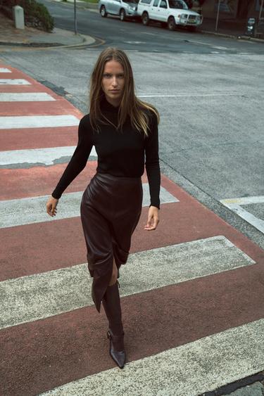 JERSEY MEZCLA LANA CUELLO SUBIDO CRUZADO - Negro de Zara