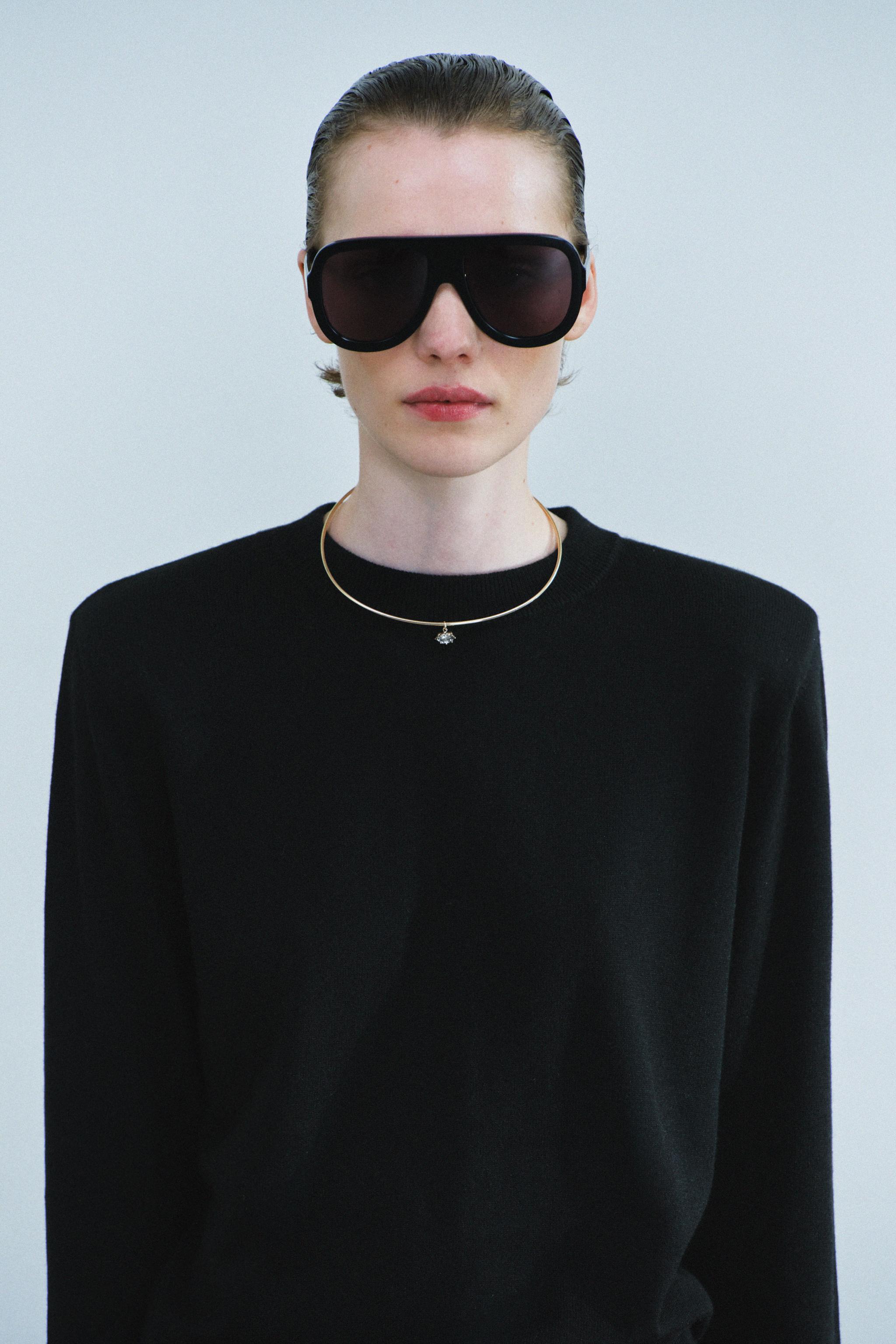 RHINESTONE CHARM CHOKER