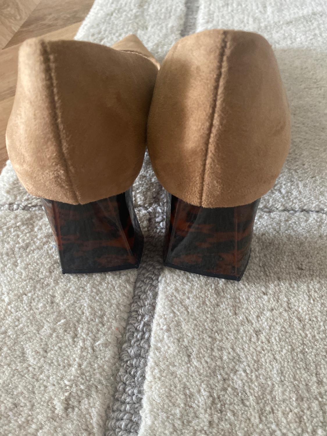 SUEDE BLOCK HEELS - Image 3