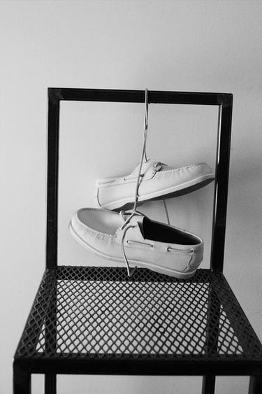 ZAPATO NÁUTICO PIEL LIMITED EDITION - Blanco de Zara