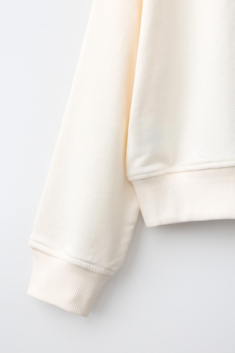 Sudadera con capucha y parche de estrella 4