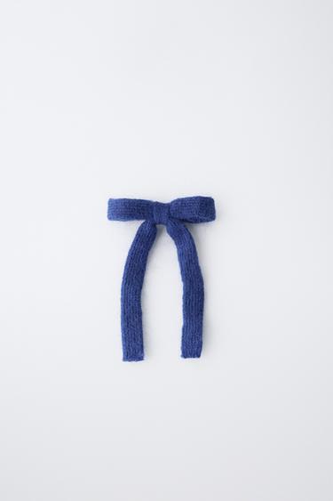 KNITTED BOW SNAP CLIP - Bluish by Zara