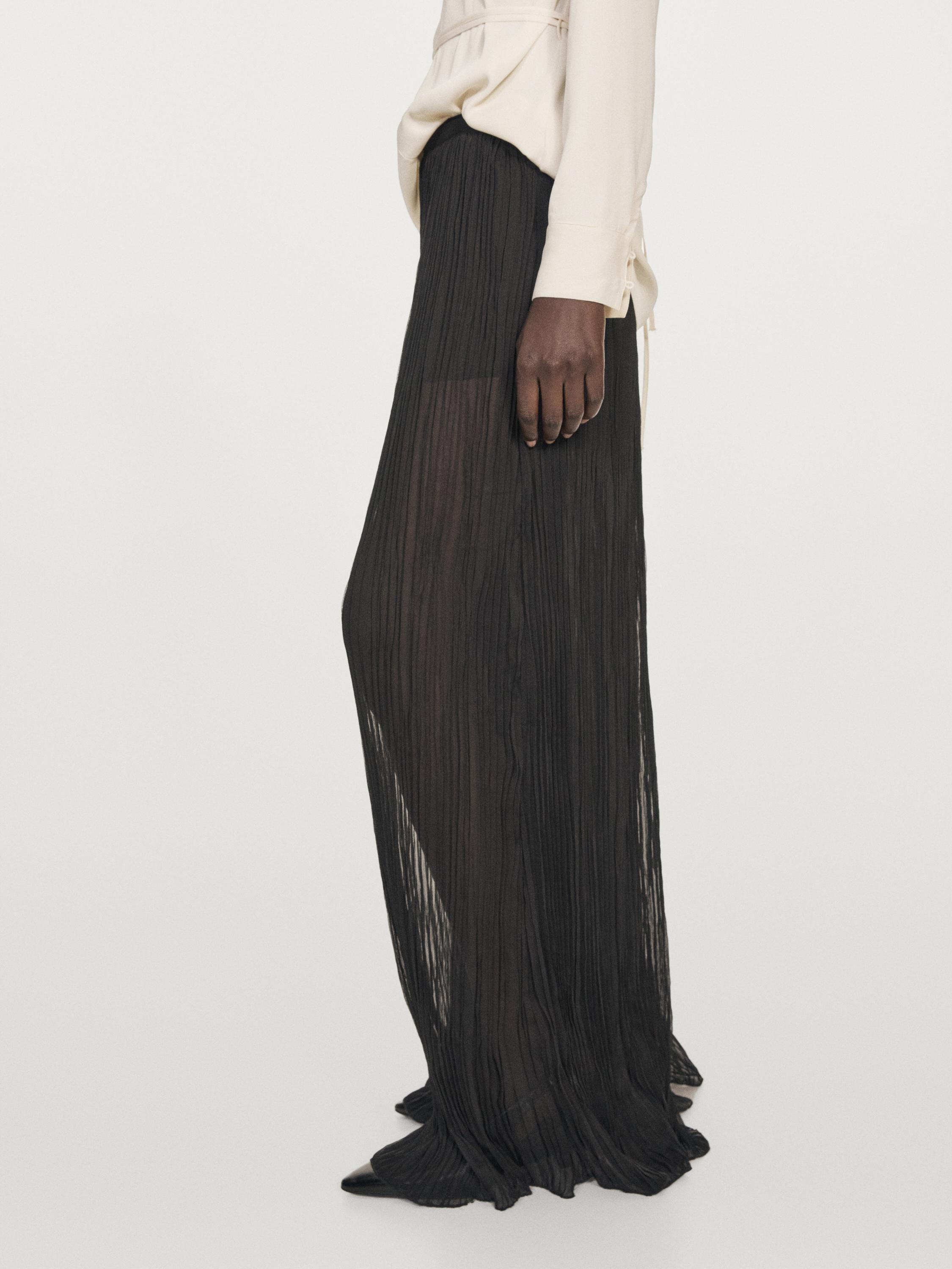 Pleated wide-leg trousers
